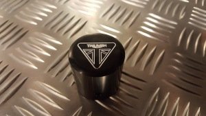 R 3 - Rear Axle Nut Cover